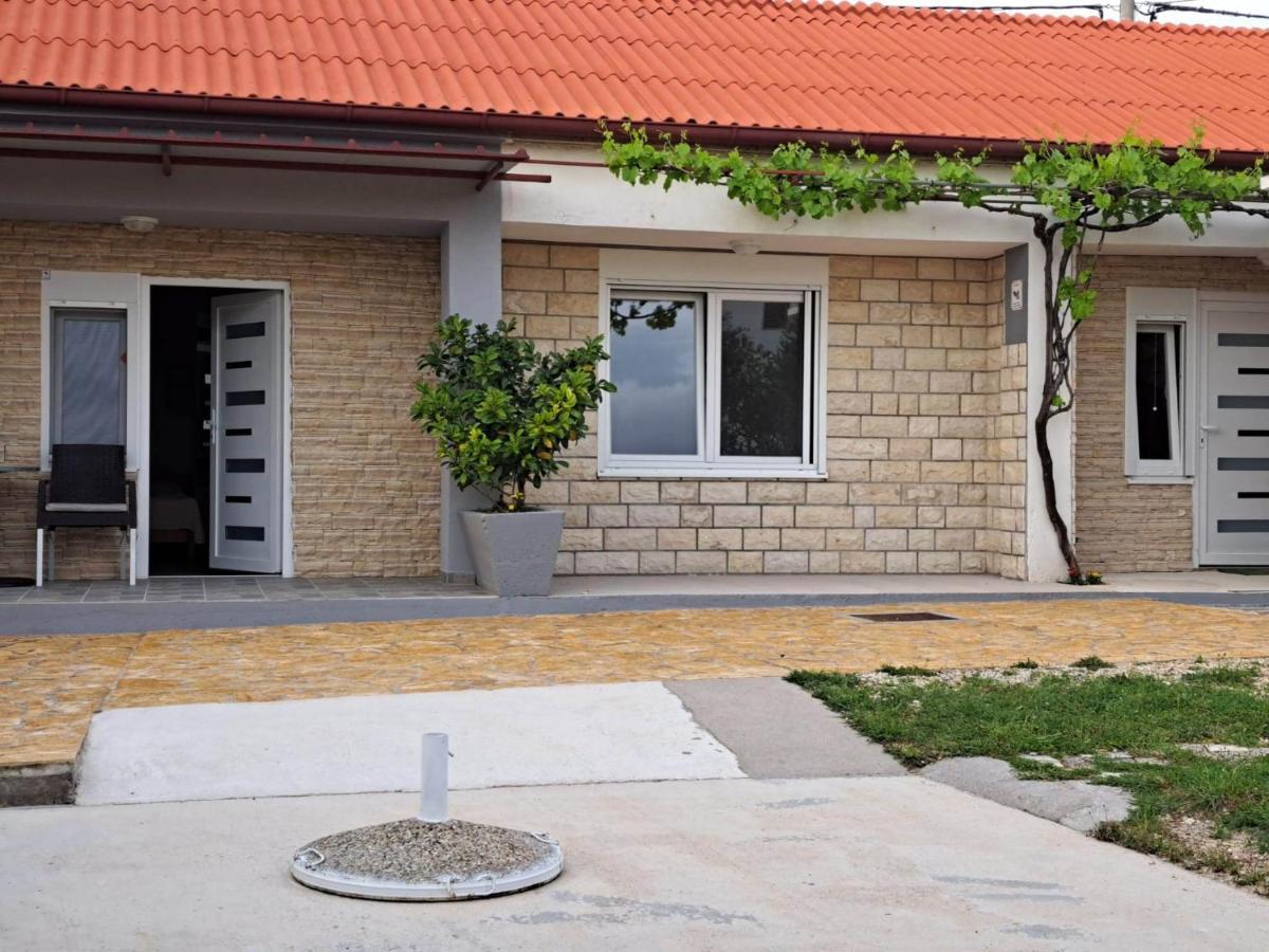 Holiday Home Zeljko,Marija & Jakov Starigrad Paklenica Exterior foto